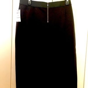 BRAND NEW Essential pencil skirt. Black